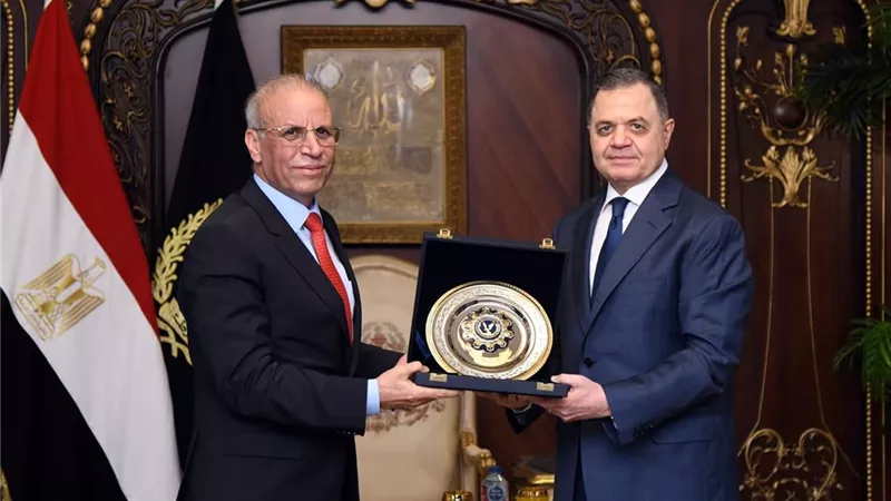 السفير العراقي يلتقي وزير الداخلية في العصمة الإدارية
