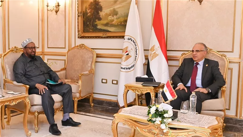 سويلم يلتقى نائب وزير الدولة للطاقة والموارد المائية بالصومال