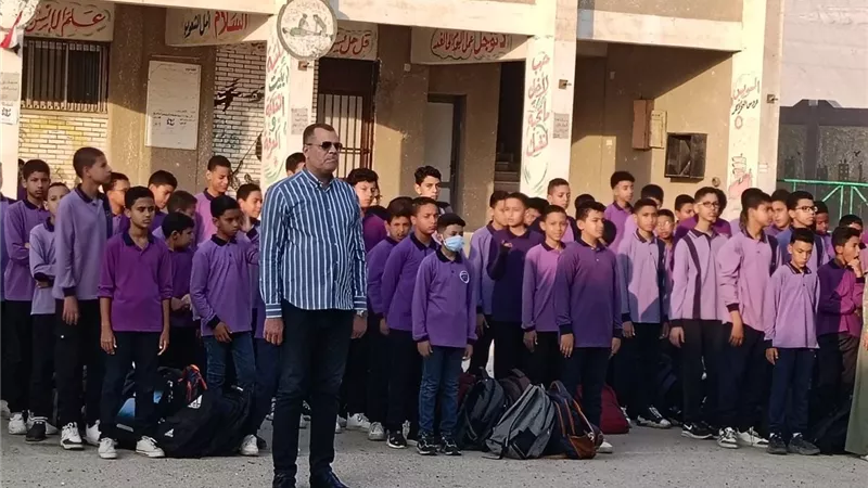 وكيل تعليم السويس يقف حداد على أرواح طلاب حادث الجلالة