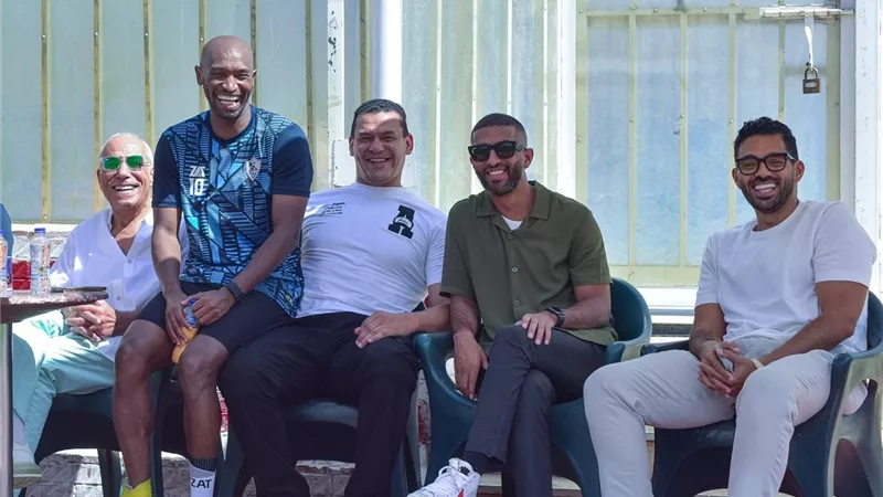 السوبر المحلي.. رئيس الزمالك يؤازر الفريق قبل السفر إلى الإمارات