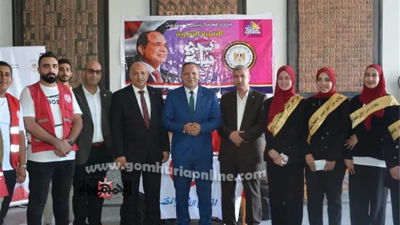 رئيس جامعة دمياط يشهد حملة توعية الهلال الأحمر للطلاب