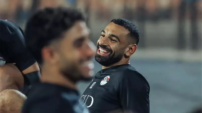 خليفة محمد صلاح .. شاهد حديث قناة عجمان عن عمر مرموش