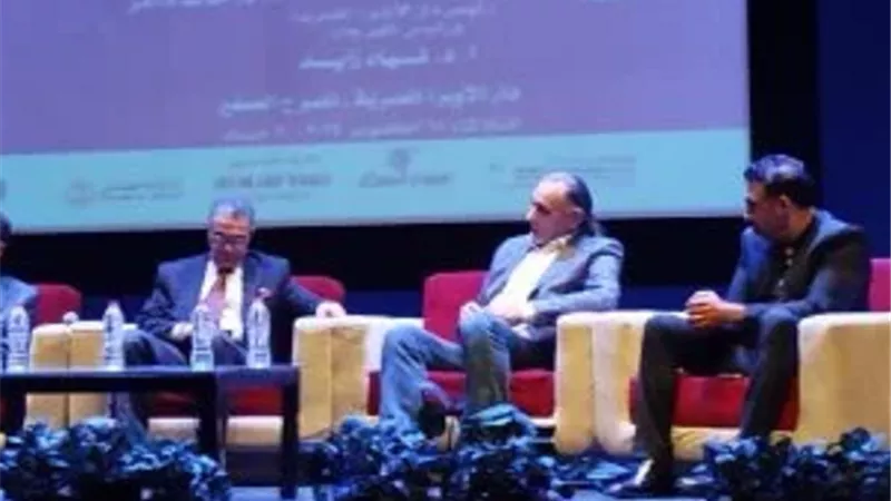 عمرو مصطفى: 