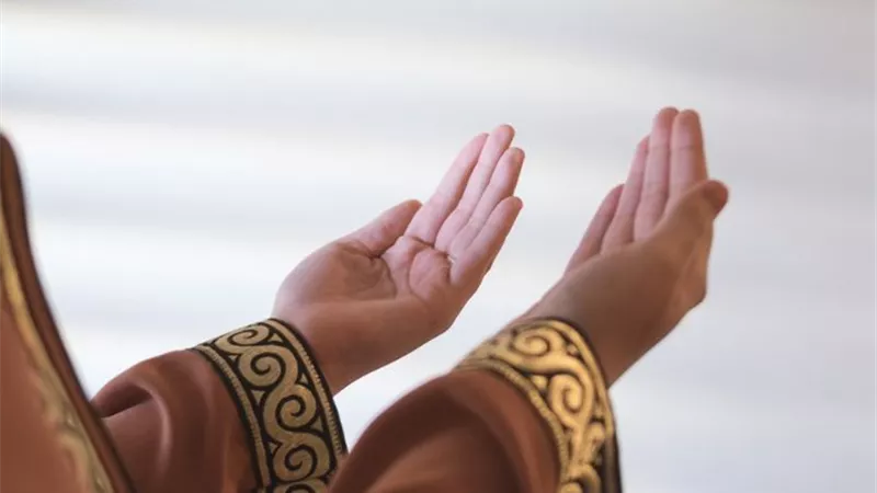 اللهم إني أسألك بنور وجهك أن تجعلني في حفظك وجِوارك