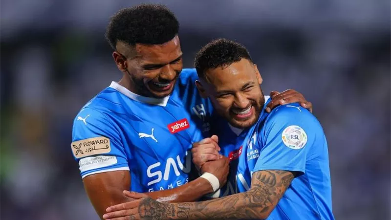 شاهد.. نيمار يسخر من علي البليهي خلال تدريبات الهلال