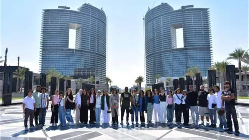 طلاب كلية الهندسة بالجامعة الألمانية يزورون مدينة العلمين الجديدة