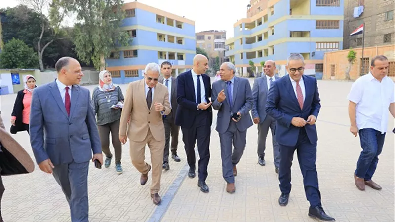 وزير التعليم يتفقد مدرستين بإدارة السيدة زينب التعليمية