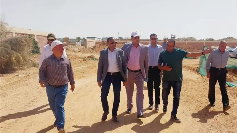 معاون وزيرالإسكان يتفقد المشروعات الجارية بمنظومة مياه الشرب ببدر