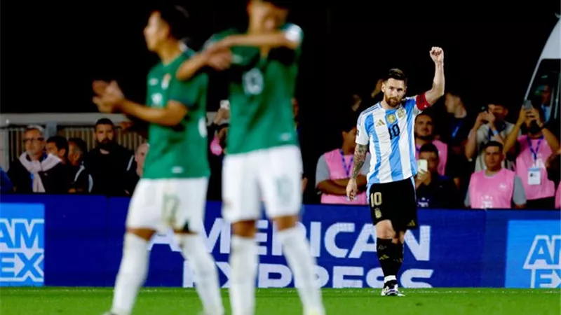 هاتريك ميسي يقود الأرجنتين للفوز علي بوليفيا بسداسية .. شاهد