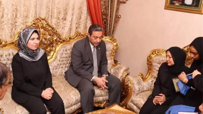 محافظ دمياط يُقدم واجب العزاء لأسرة الطالبة ميرنا