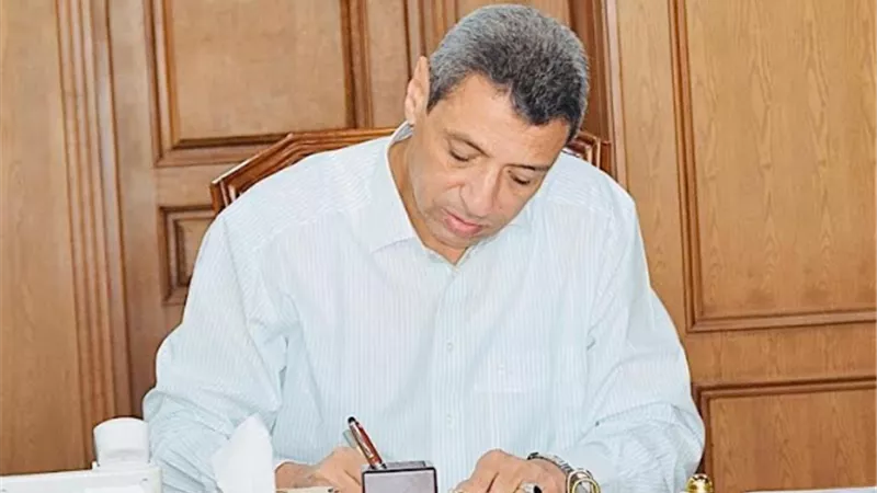 محافظ السويس يعتمد التعريفة الجديدة لسيارات الاجرة والتأكسي