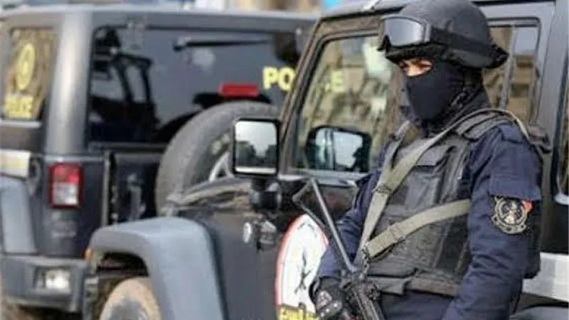 فشلوا فى سرقته .. ضبط المتهمين بالتعدى على طالب ومحاولة قتله