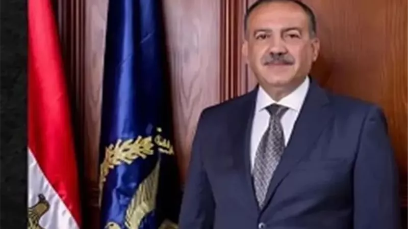 محافظ أسيوط يعلن تعريفة الركوب الجديدة لسيارات الأجرة والتاكسى