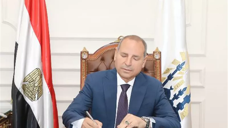 محافظ القاهرة يضع تعريفة جديدة للسرفيس والنقل العام والجماعى