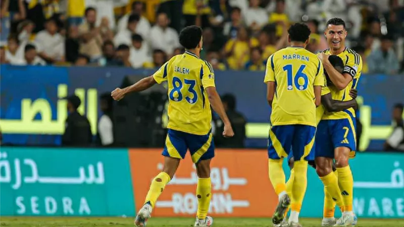 شاهد .. تسديدة لابورت تمنح النصر أول الأهداف أمام الشباب