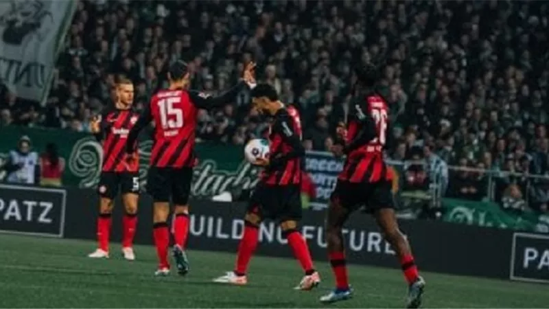 معلق مباراة آينتراخت فرانكفورت أمام باير ليفركوزن