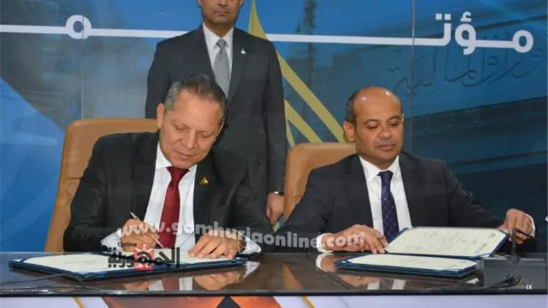 رئيس جامعة دمياط يوقع بروتوكول تعاون مع البورصة المصرية