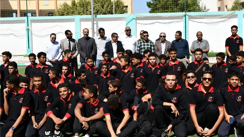 وزير الرياضة يتفقد مركز شباب الغردقة