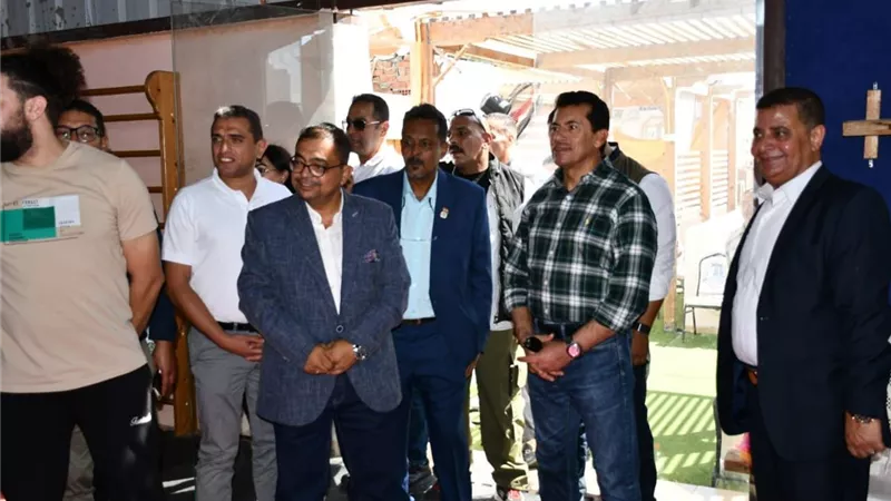 وزير الرياضة يتفقد نادي الرحلات الرياضي بمحافظة البحر الأحمر