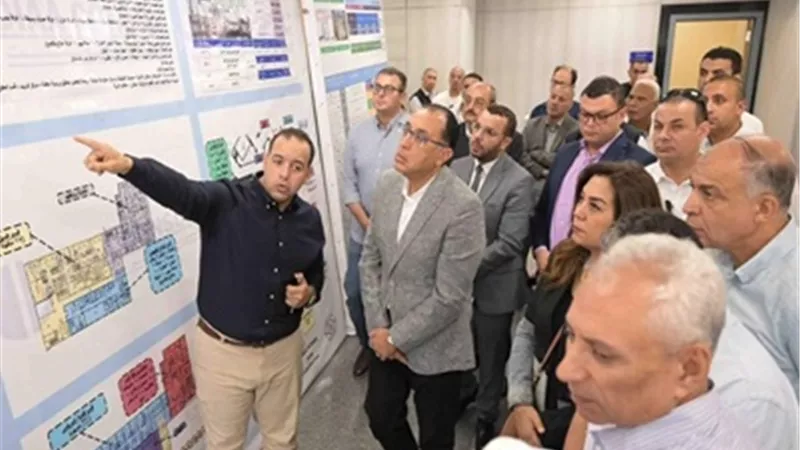 رئيس جامعة المنيا يشارك في جولة رئيس مجلس الوزراء بالمحافظة