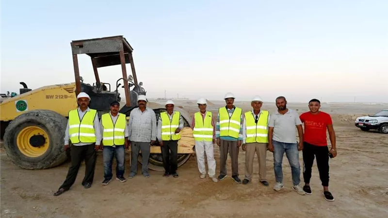 وزير الإسكان يتابع 