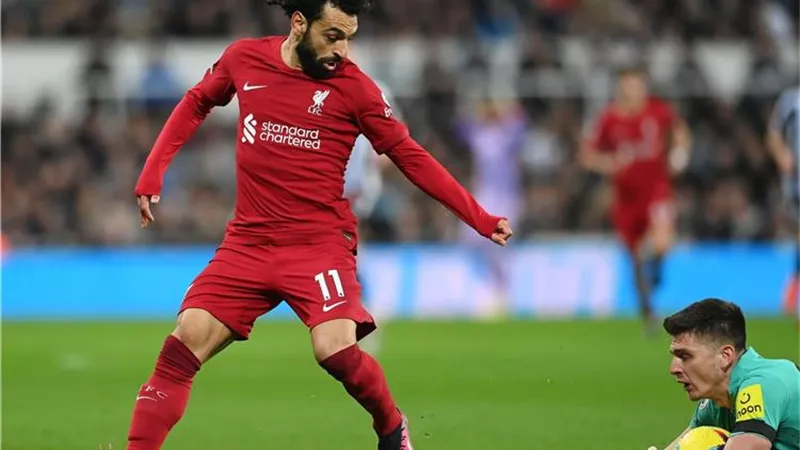 سلوت عن مصير محمد صلاح مع ليفربول : قراره بيدي
