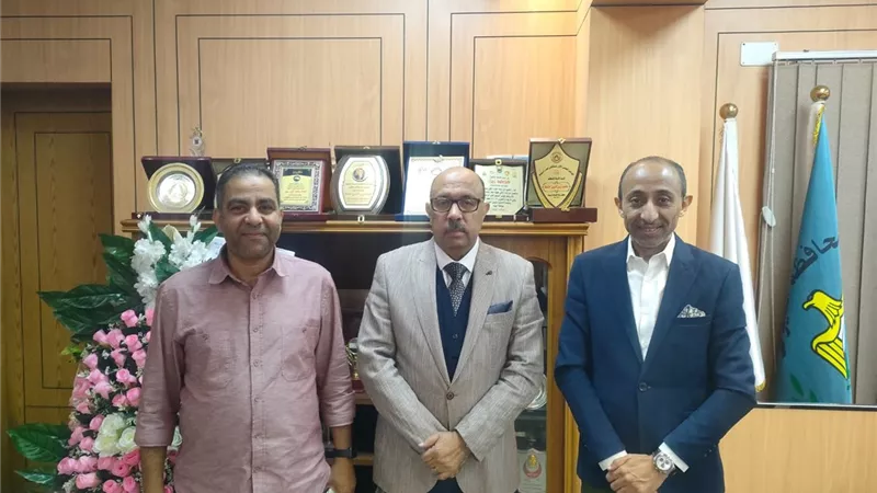 وكيل صحة اسيوط يلتقي مدير الهيئة العامة للتأمين الصحي لوسط الصعيد