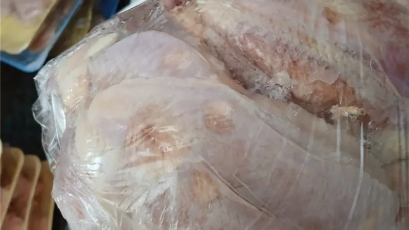 ضبط ٥٥ كيلو لحوم مصنعة منتهية الصلاحية بأرمنت والأقصر