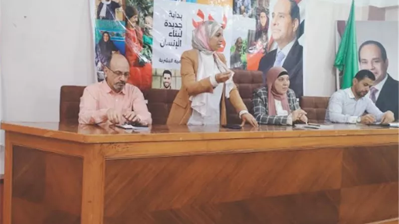 محافظ الفيوم يتابع الأنشطة والخدمات المقدمة