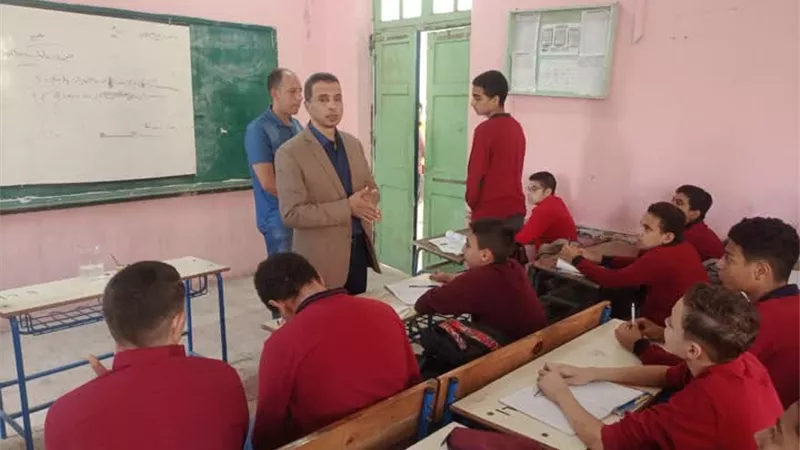 وكيل تعليم كفر الشيخ يتابع انتظام الدراسة المدارس