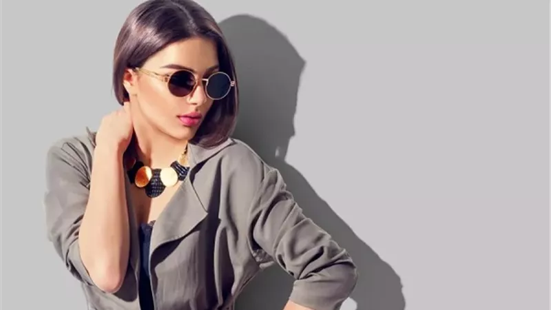 اتيكيت ارتداء النظارات الشمسية