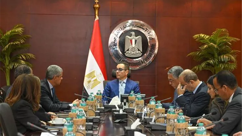 وزير الاستثمار يبحث مع وفد شركة الظاهرة الزراعية الإماراتية مشروعات الشركة الحالية