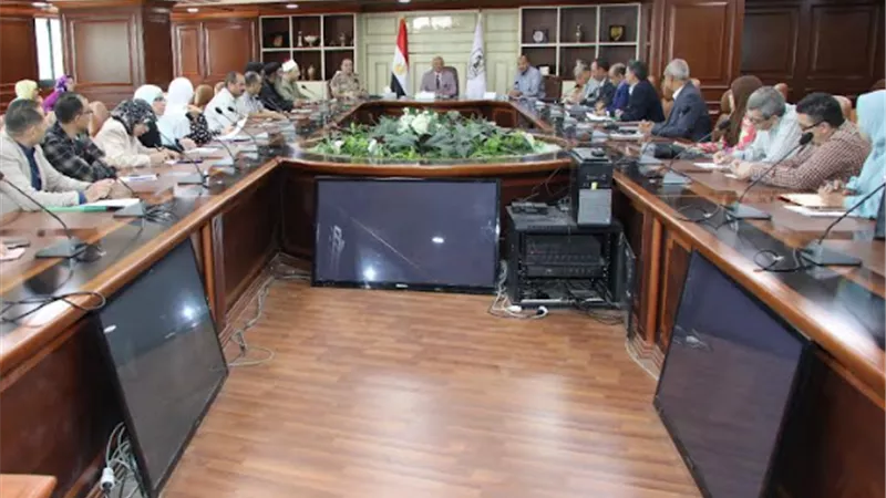 بحث مستحقات قطاع الكهرباء لدى الجهات الحكوميه ببنى سويف