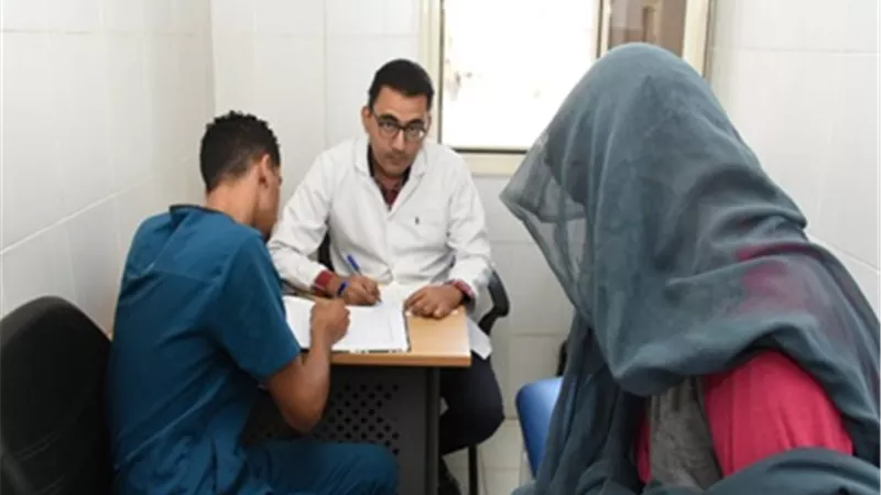 قافلة جامعة عين شمس تقدم خدمتها لـ 10 اَلاف مواطن بحلايب وشلاتين