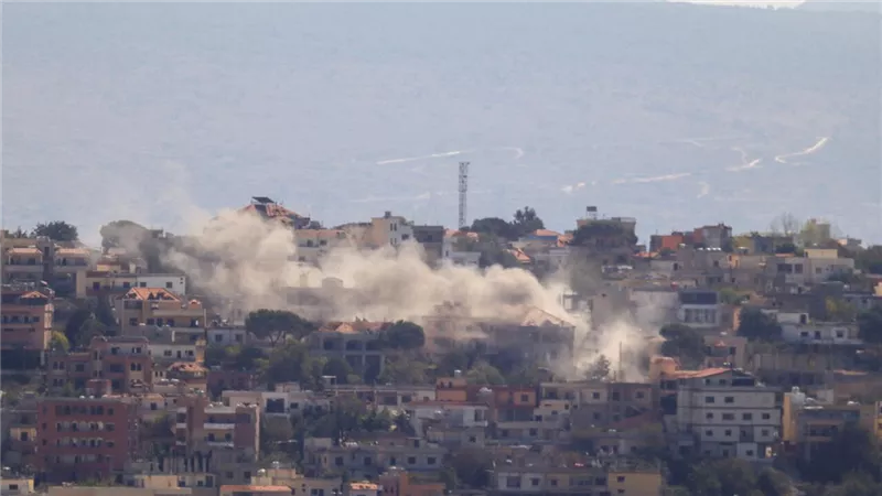 الجيش الإسرائيلي يفجر منازل في 3 بلدات حدودية بجنوب لبنان
