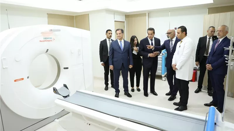 وزيرالصحة ونظيره اليوناني يتفقدان مستشفى العاصمة الإدارية الجديدة