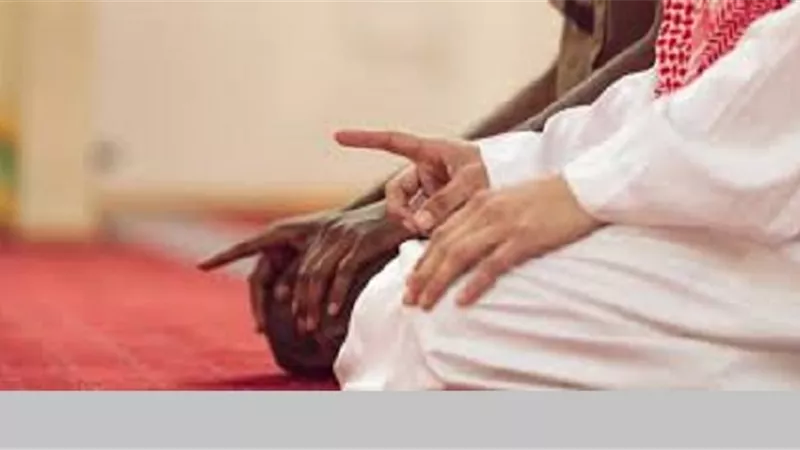 الاتباع ام التسييد عند ذكر النبىﷺ فى التشهد والاذان