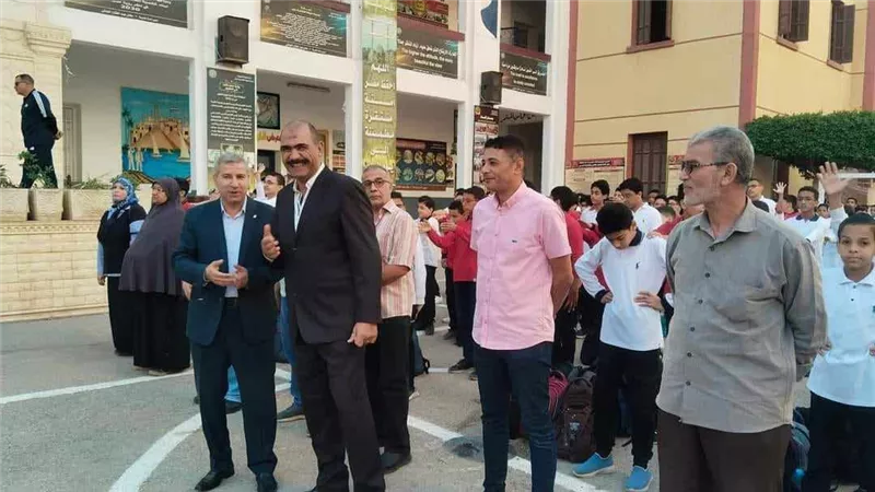 مدير تعليم دمياط يفاجئ مدارس عاصمة المحافظة