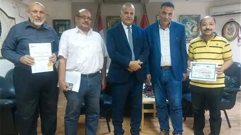 الغرباوي يكرم معلمي الإنجليزى المتدربين بالثقافى البريطانى