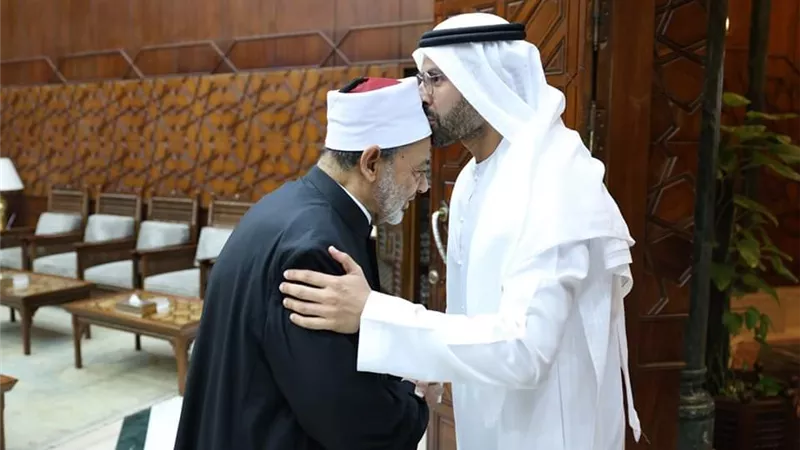 الطيب يستقبل محمد خليفة المبارك رئيس الثقافة والسياحة بأبوظبي