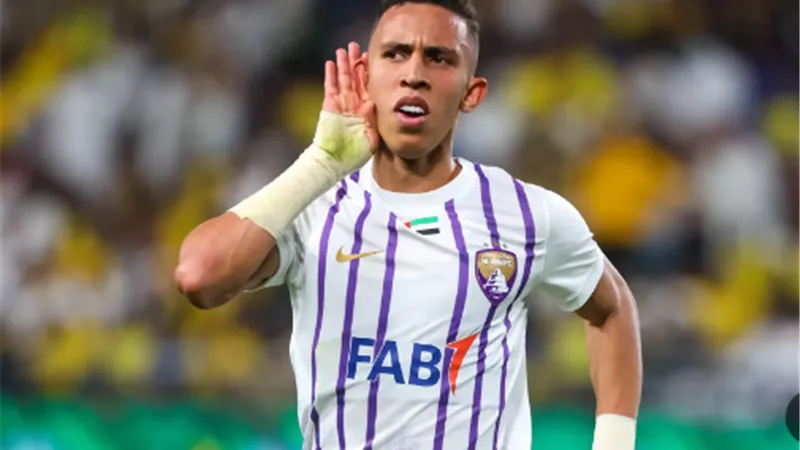 سفيان رحيمي يقود هجوم العين ضد الهلال السعودي