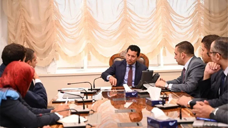وزير الرياضة يبحث أخر استعدادات النسخة التاسعة من ماراثون زايد