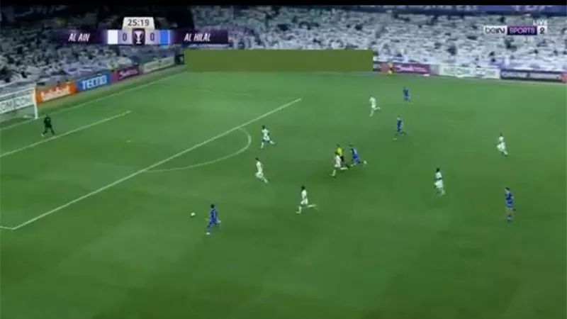الهلال السعودي يكتسح العين بثلاثية فى الشوط الاول .. فيديو