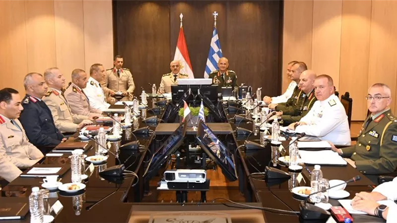 رئيس الأركان يشهد تنفيذ التدريب المشترك 