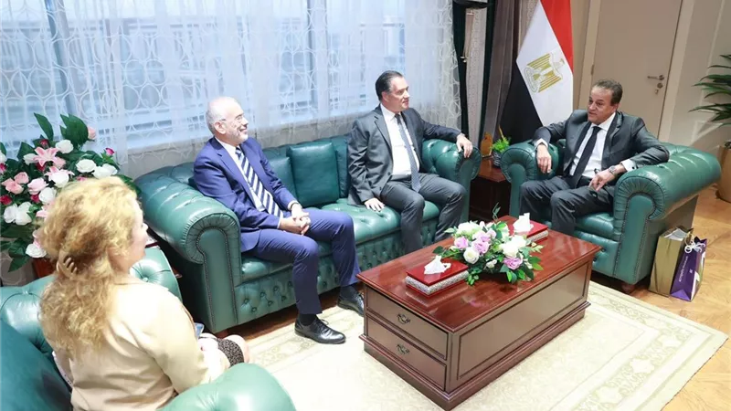 وزير الصحة يبحث مع نظيره اليونانى تعزيز التعاون بمجالات الرعاية الصحية