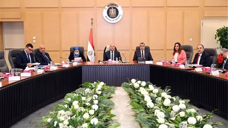 الهوبي: إصدار شهادات الصلاحية للمنتجات الغذائية.. بدءًا من يناير 2025