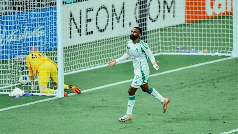 شاهد .. حارس الأهلى يمنع الريان من تسجيل هدف التعادل