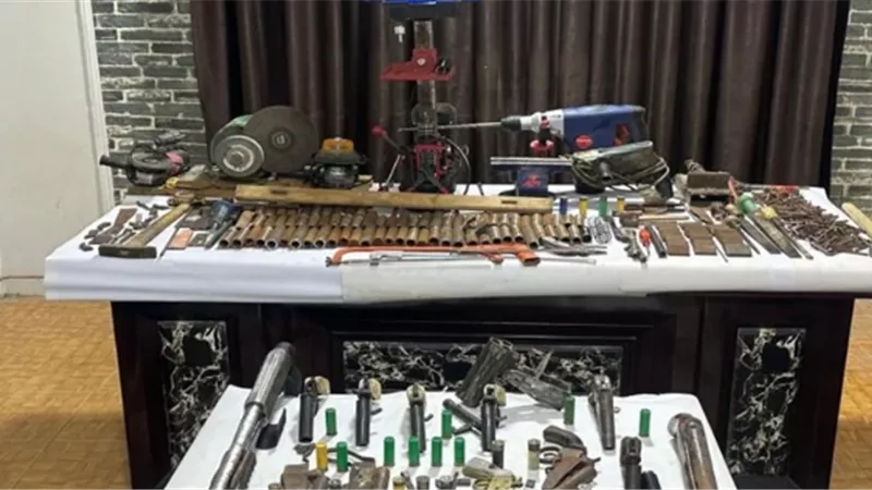 القبض على صاحب محل أدوات صيد يدير ورشة للأسلحة النارية بالمنوفية