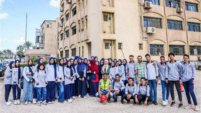 تدريبات عملية لطلبة التلمذة الصناعية بميناء دمياط