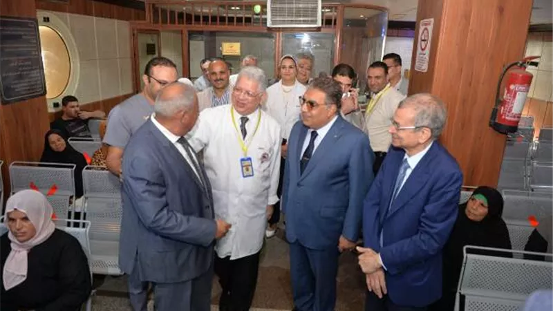 محافظ الدقهلية يزور مستشفي ومعهد الكبد بشربين لاول مرة
